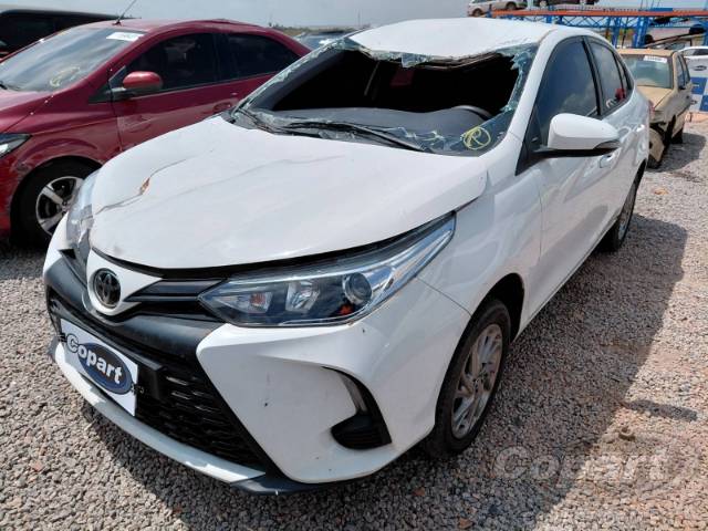 2024 TOYOTA YARIS SEDA 