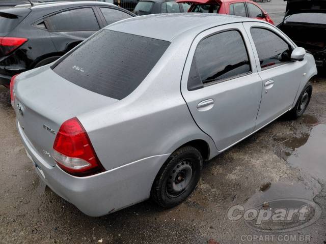2015 TOYOTA ETIOS SEDA 