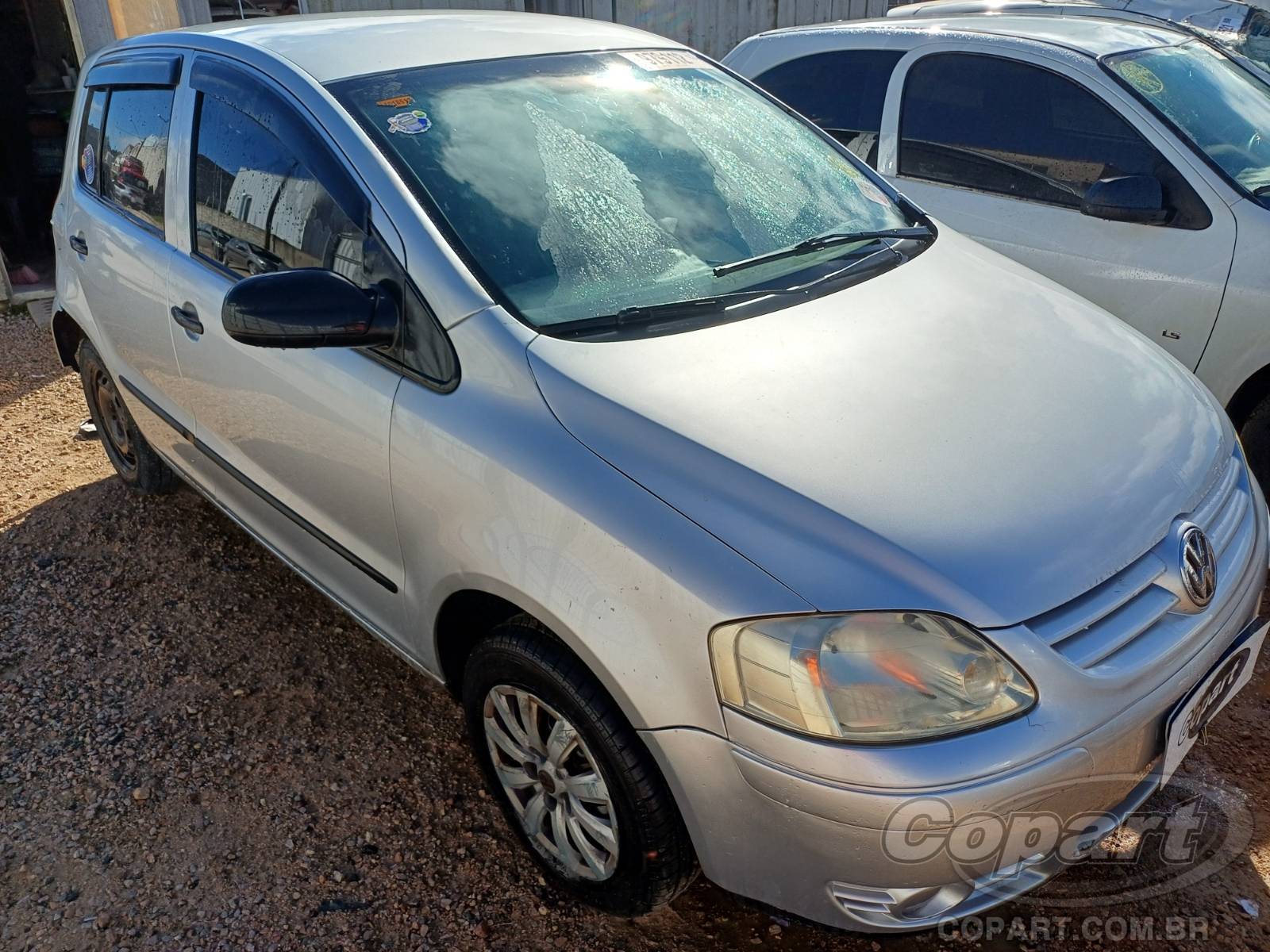 Veículo VW - VolksWagen Fox Volkswagen Fox 1.0 2004 Colisão Média Monta 2004 em leilão