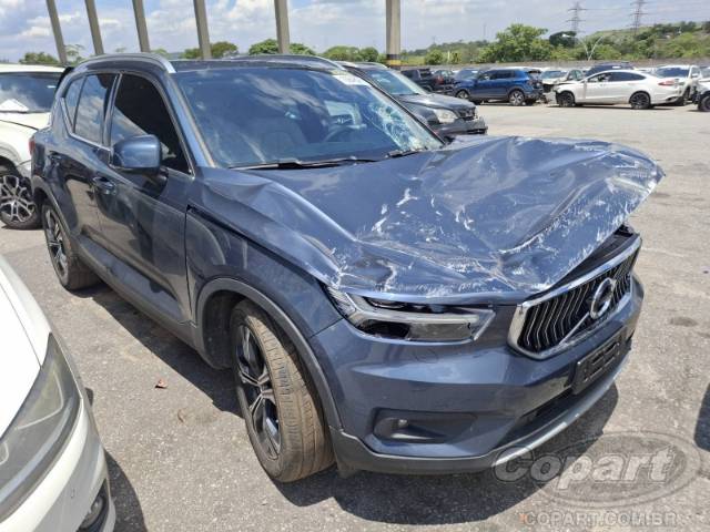 2021 VOLVO XC40 