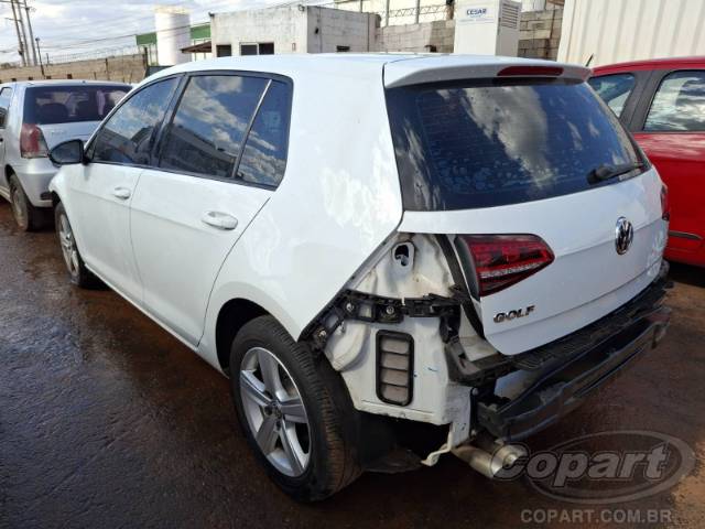 2015 VOLKSWAGEN GOLF 