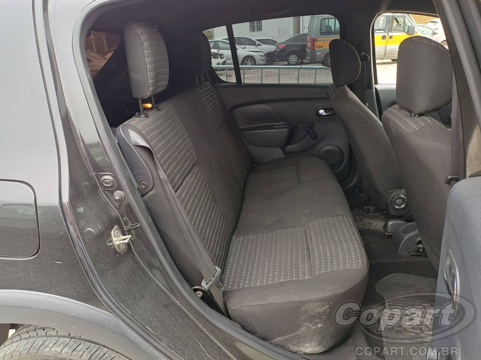 Foto 6 de 10: 2023 RENAULT SANDERO