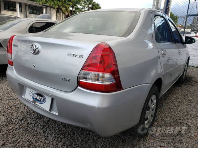 2015 TOYOTA ETIOS SEDA 