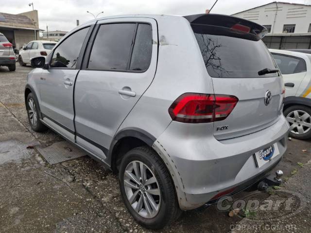 2015 VOLKSWAGEN FOX 