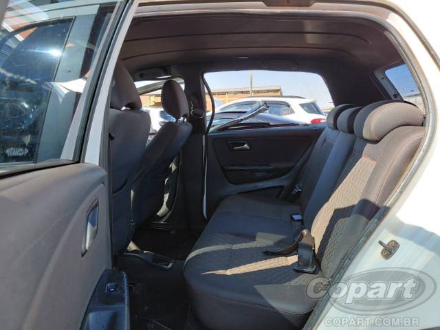 2015 VOLKSWAGEN FOX 