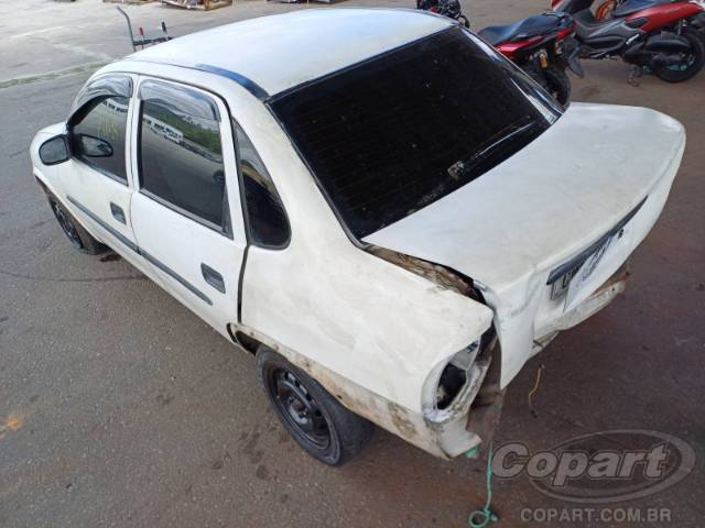 1998 CHEVROLET CORSA SEDAN 