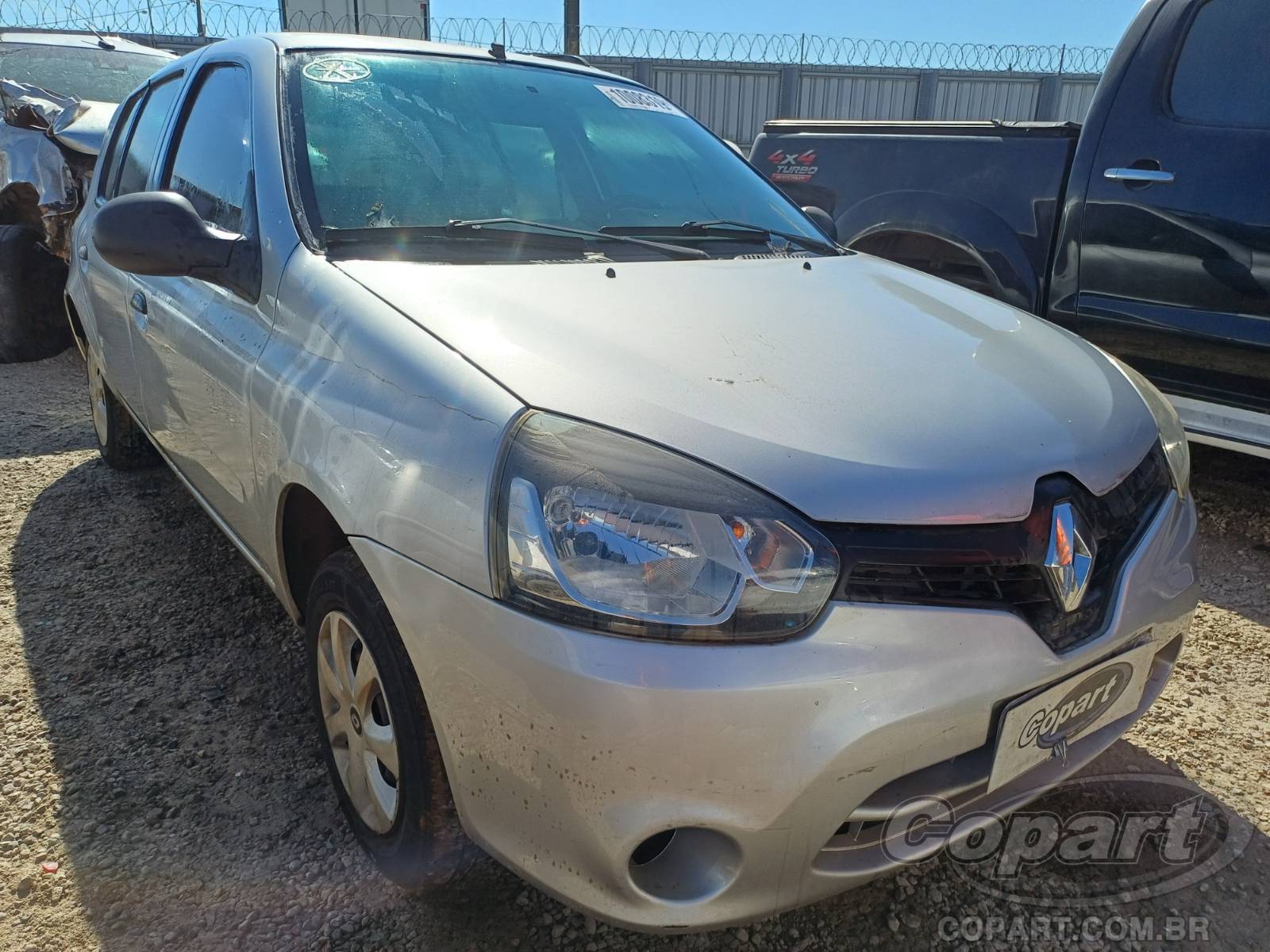 Veículo Renault Clio RENAULT CLIO Expression 1.0 16V Hi-Power 2014 2014 em leilão