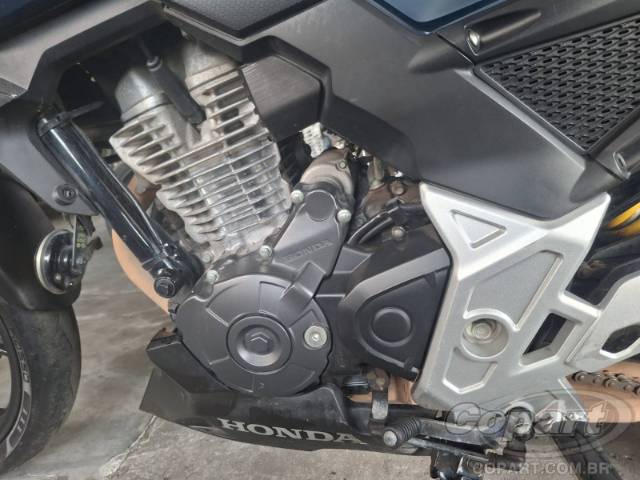 2025 HONDA CB 300F 