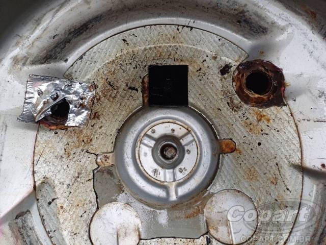 2004 VOLKSWAGEN GOLF 