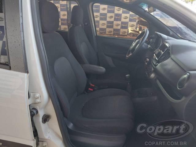 2015 FIAT UNO 