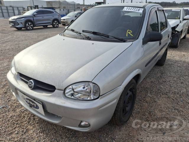 2004 CHEVROLET CORSA SEDAN 