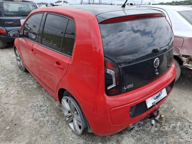2015 VOLKSWAGEN UP 