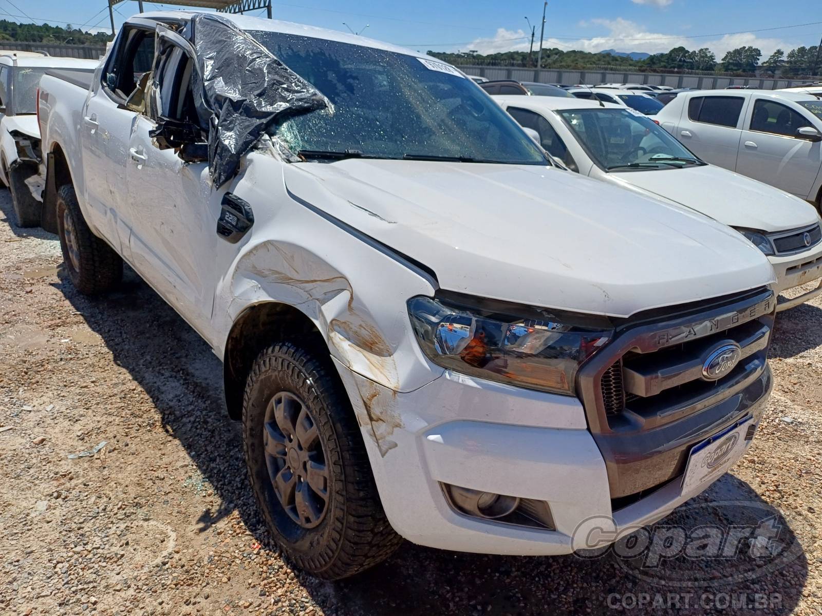 Veículo FORD Ranger Ford Ranger CD XL 2.2 Duratorq 2020 Médio Dano Lateral 2020 em leilão