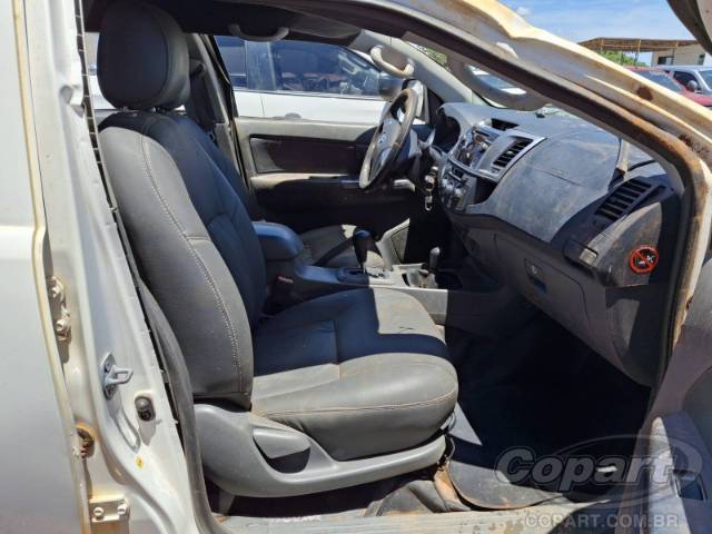 2015 TOYOTA HILUX CD 