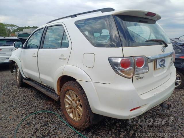 2015 TOYOTA HILUX SW4 