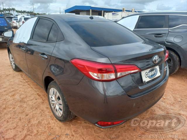 2024 TOYOTA YARIS SEDA 