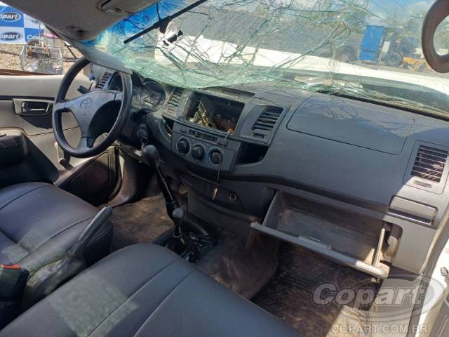 2013 TOYOTA HILUX CS 