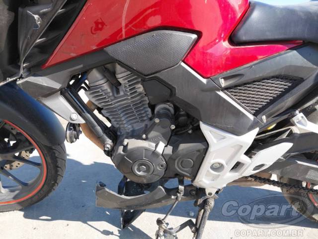 2025 HONDA CB 300F 