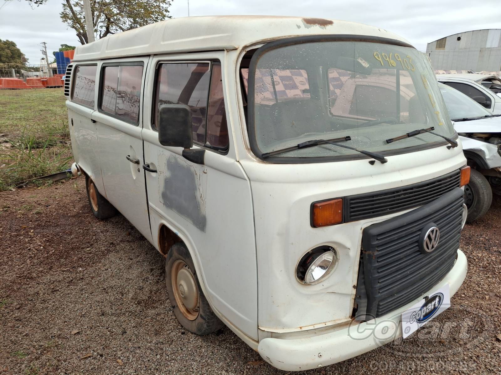 Veículo VOLKSWAGEN Kombi 2013 VOLKSWAGEN KOMBI Kombi Standard 1.4 Total Flex 2014 em leilão