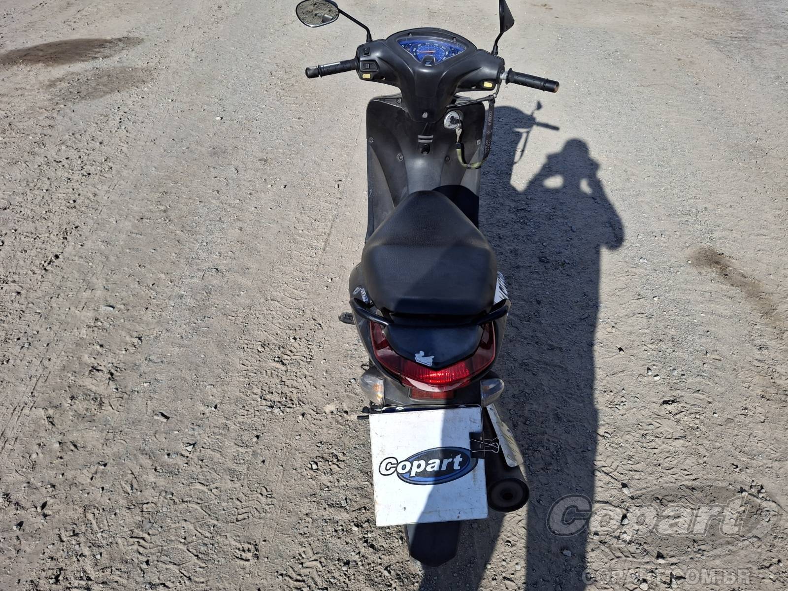 Foto 10 de 10: 2015 HONDA BIZ