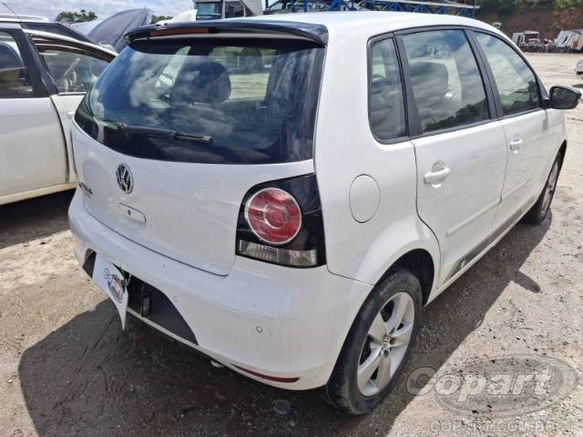 2014 VOLKSWAGEN POLO 