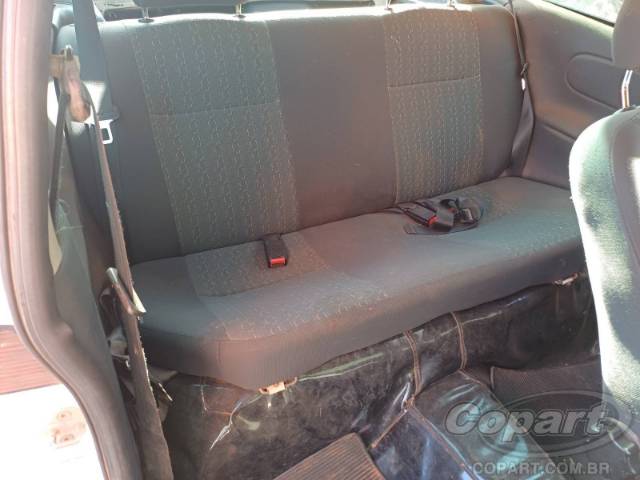 2001 CHEVROLET CORSA 