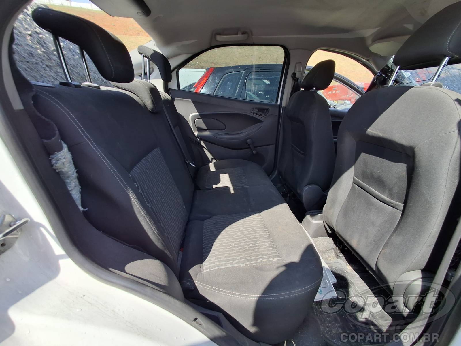 Foto 6 de 10: 2017 FORD KA SEDAN