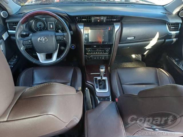 2017 TOYOTA HILUX SW4 