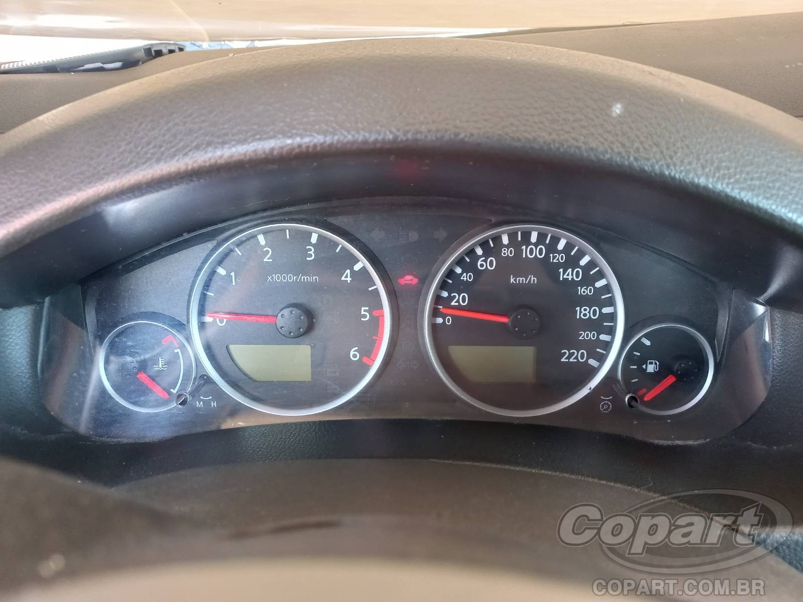 Foto 8 de 11: 2014 NISSAN FRONTIER CD