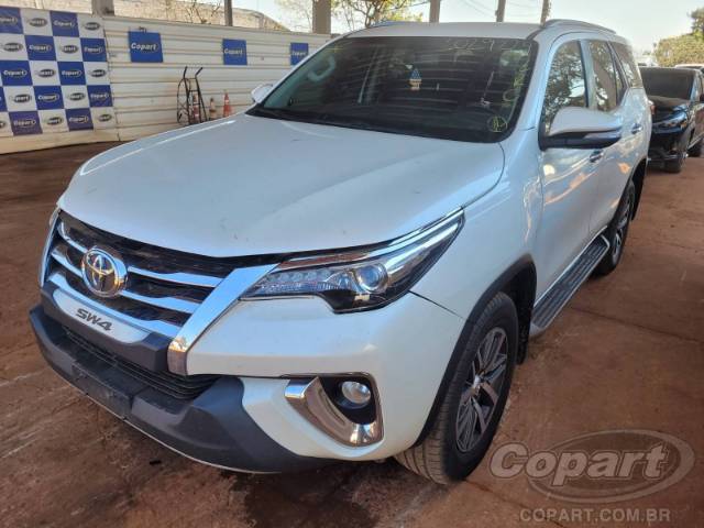 2016 TOYOTA HILUX SW4 