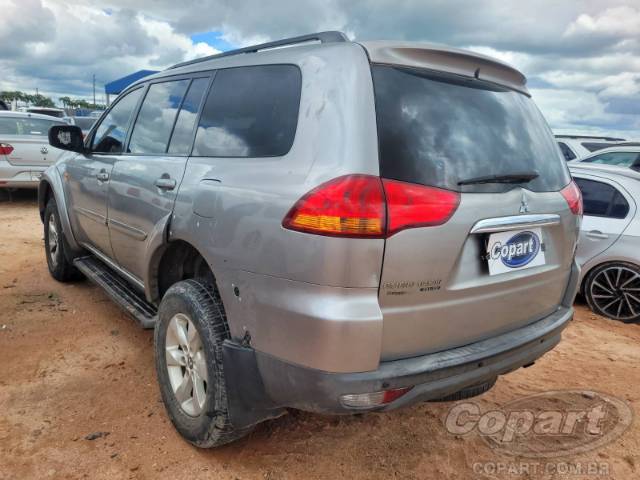 2013 MITSUBISHI PAJERO DAKAR 