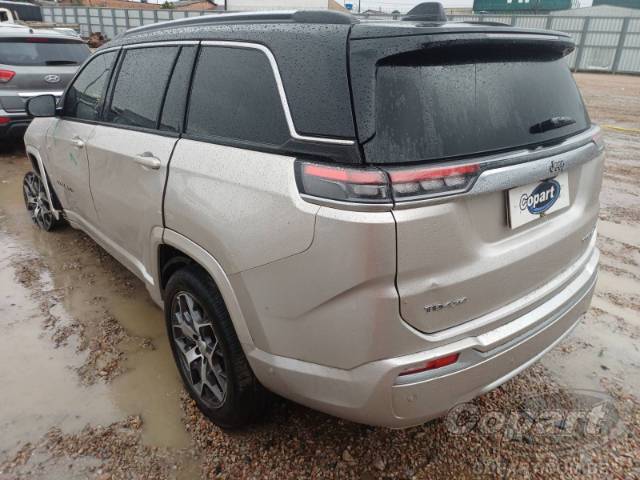 2023 JEEP COMMANDER 
