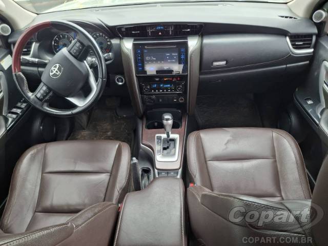 2018 TOYOTA HILUX SW4 