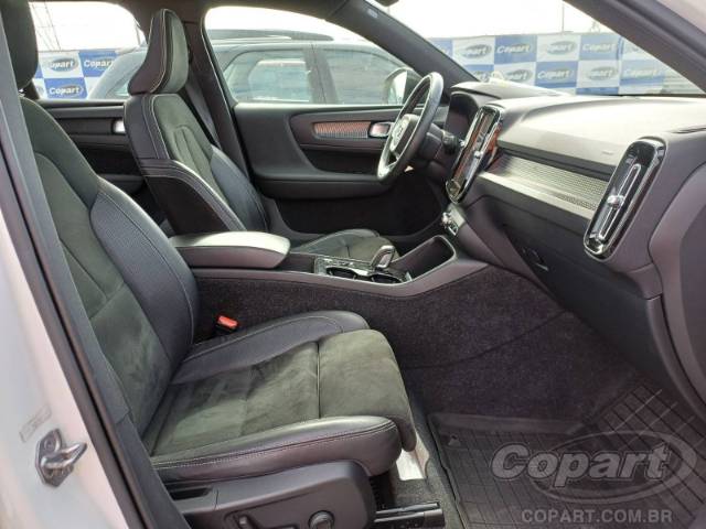 2021 VOLVO XC40 