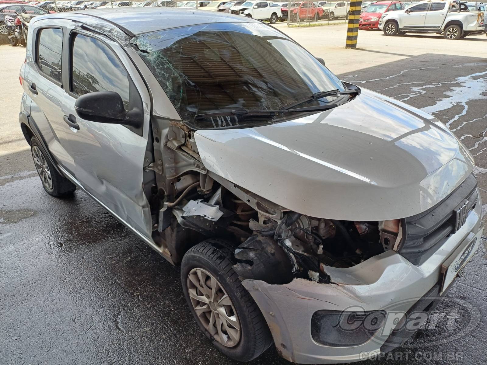 FIAT MOBI 2022 1.0 FIRE - DANO MÉDIO