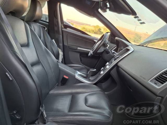 2017 VOLVO XC60 
