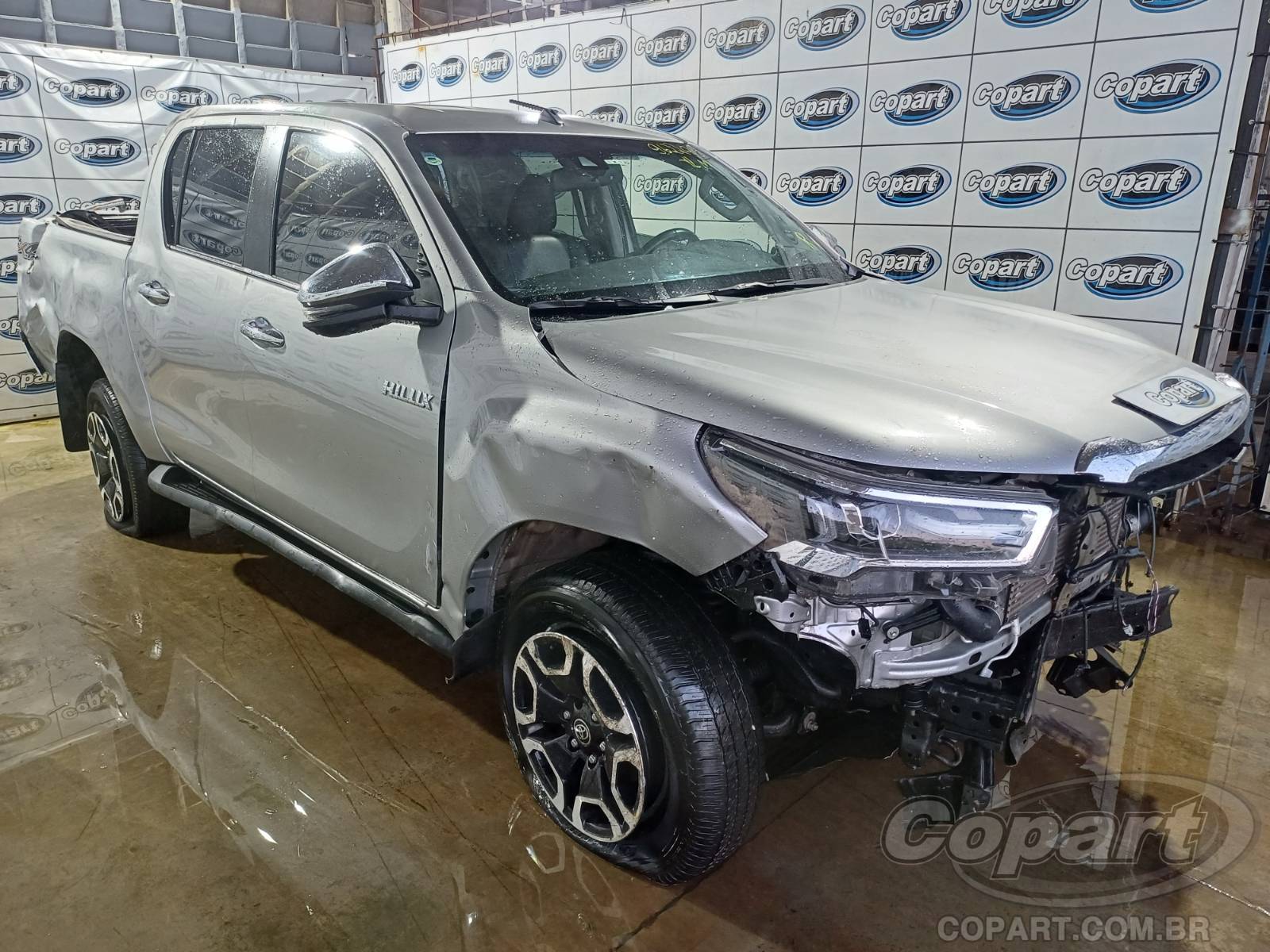 Toyota Hilux CD SRX 2.8 D-4D Turbo 2022 Colisão Média Monta