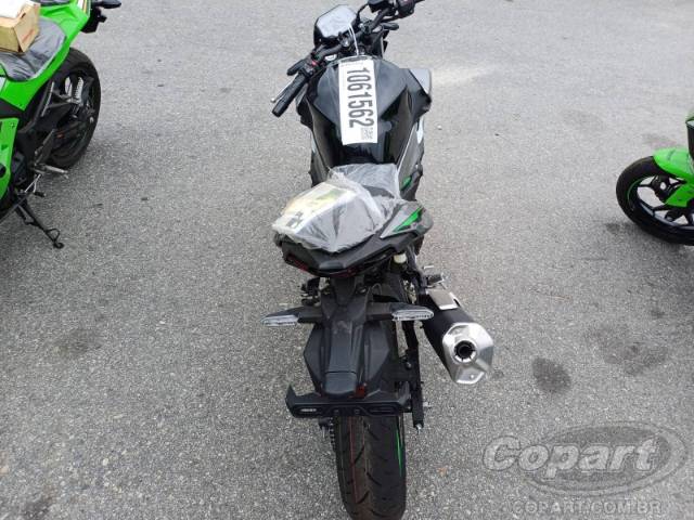 2025 KAWASAKI Z500 