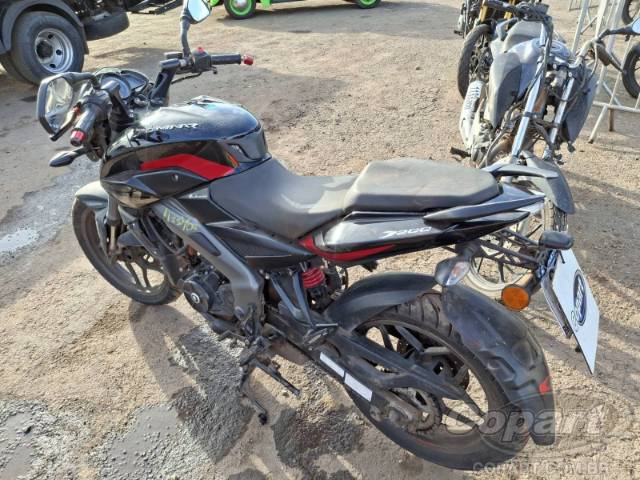2025 BAJAJ DOMINAR 