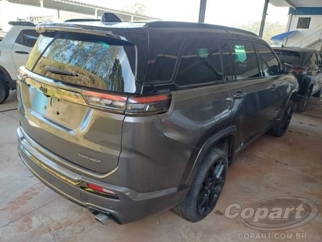2025 JEEP COMMANDER 