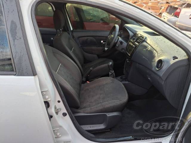 2024 RENAULT SANDERO 