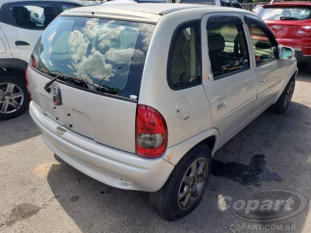 2002 CHEVROLET CORSA 