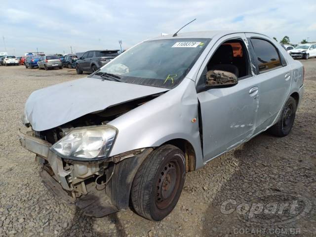 2015 TOYOTA ETIOS SEDA 