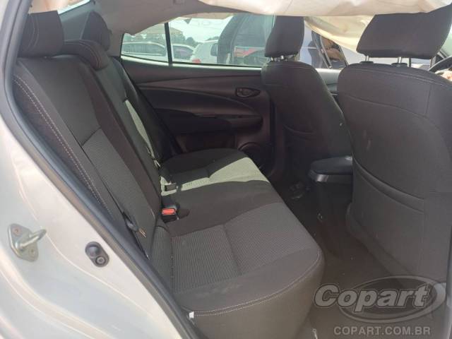 2025 TOYOTA YARIS SEDA 