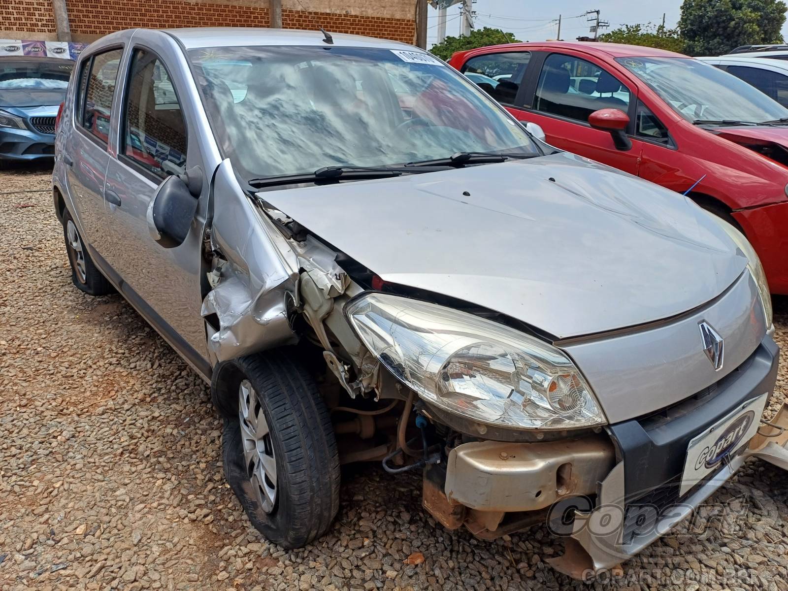 Veículo Renault Sandero RENAULT SANDERO Expression 1.0 16V Hi-Flex 2013 2013 em leilão