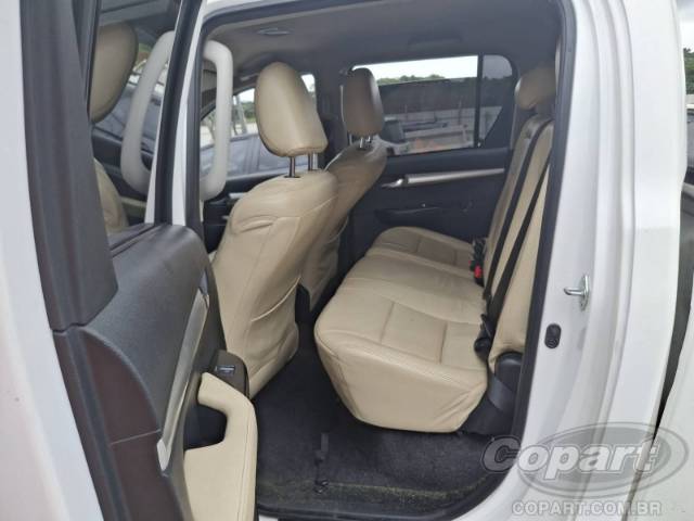2017 TOYOTA HILUX CD 