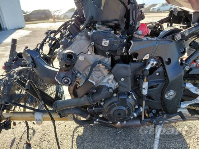 2025 BMW S 1000 