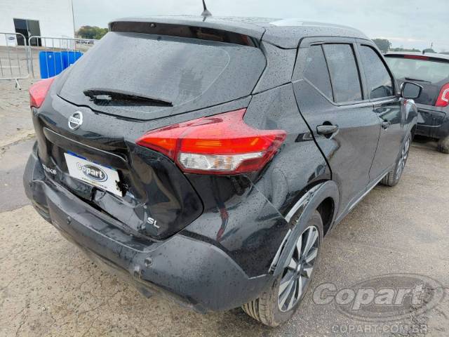 2017 NISSAN KICKS 