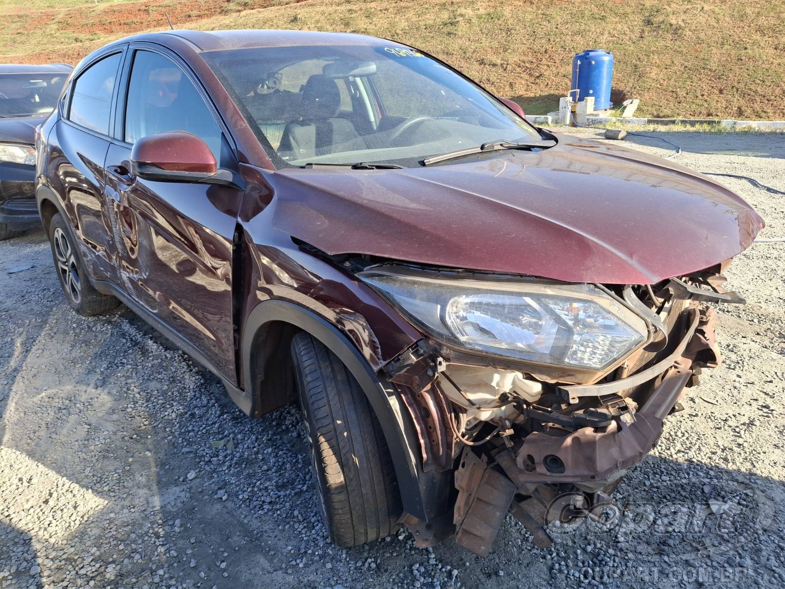 Veículo Honda HR-V Honda HR-V LX 1.8 16V i-VTEC 2016 Médio Dano Frontal 2016 em leilão