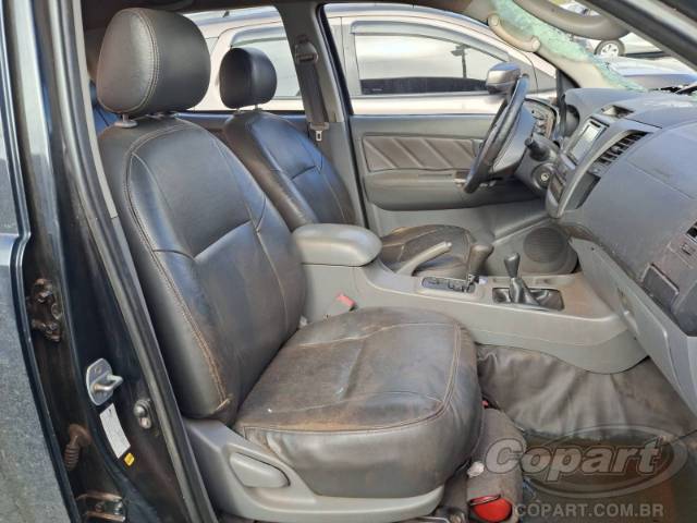 2011 TOYOTA HILUX CD 